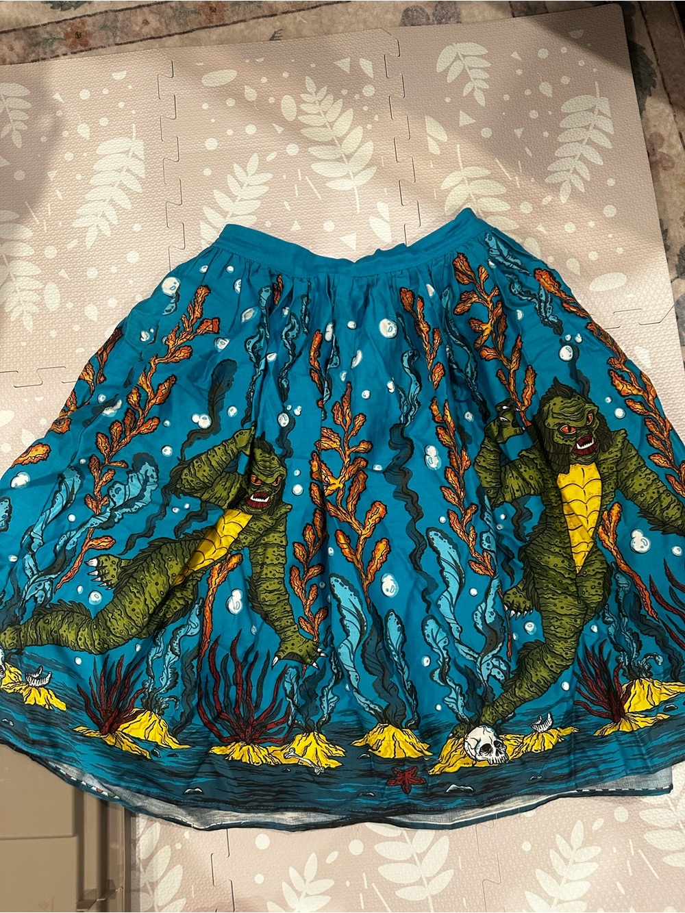 Vixen by micheline Pitt creature skirt size large
